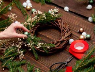 Pomysły na ozdabianie domu na święta – jak udekorować wnętrze w świątecznym stylu